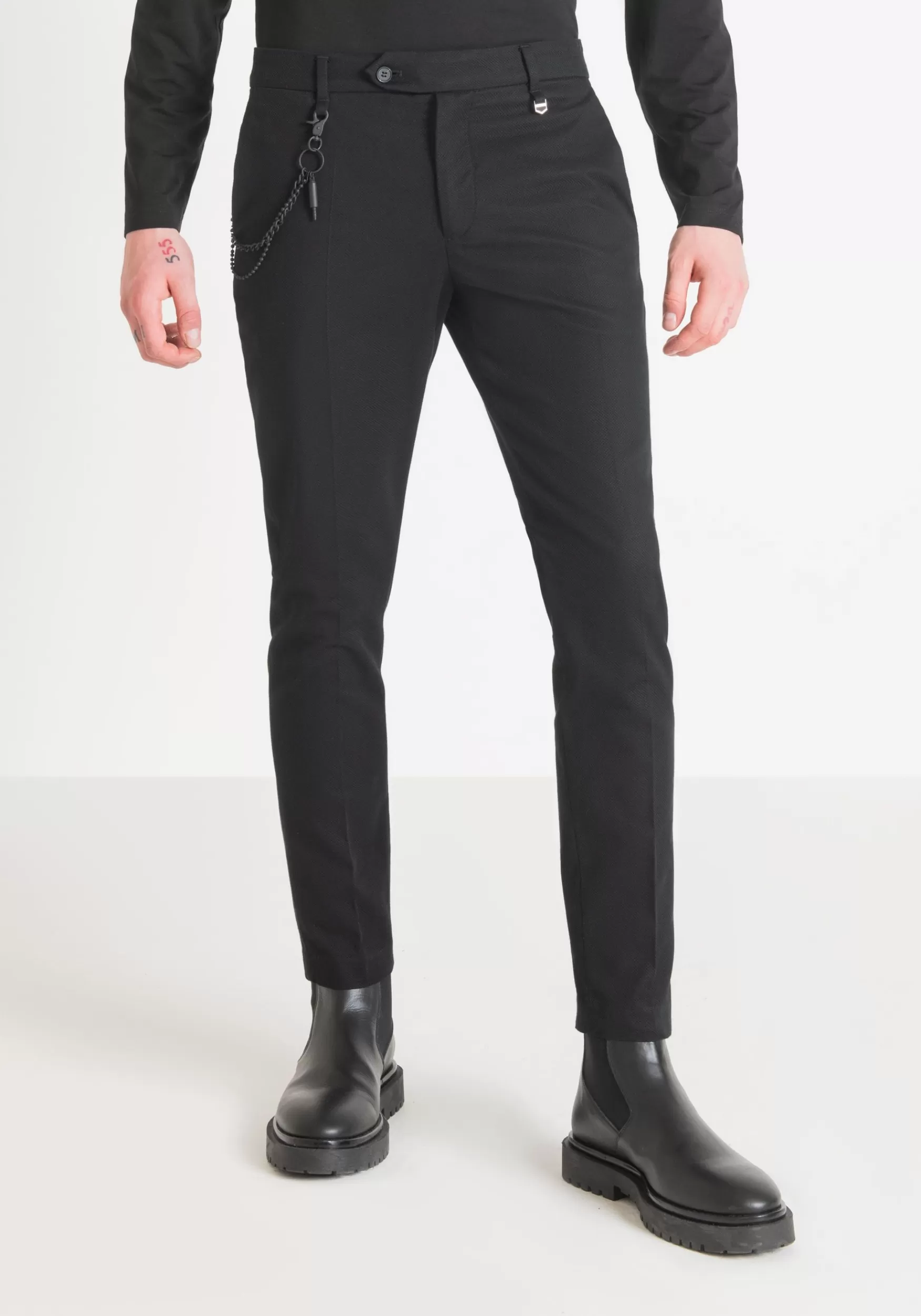 Sale Antony Morato Hose Carrot Fit Jagger Aus Elastischer, Grob Gewebter Baumwolle Schwarz