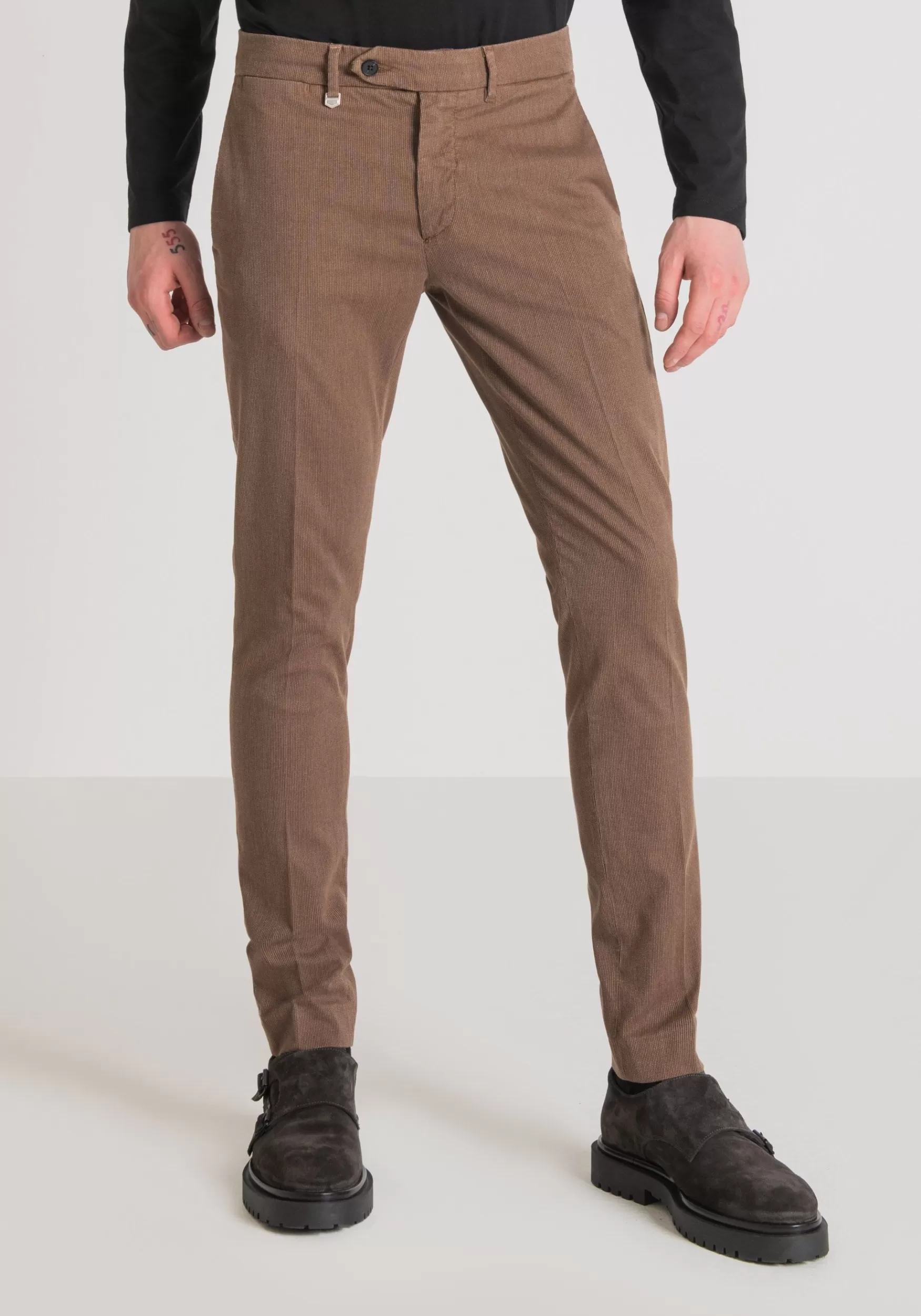 Clearance Antony Morato Hose Skinny Fit Bryan Aus Mikrostrukturiertem Elastischem Baumwoll-Mischgewebe Dunkel Camelfarben