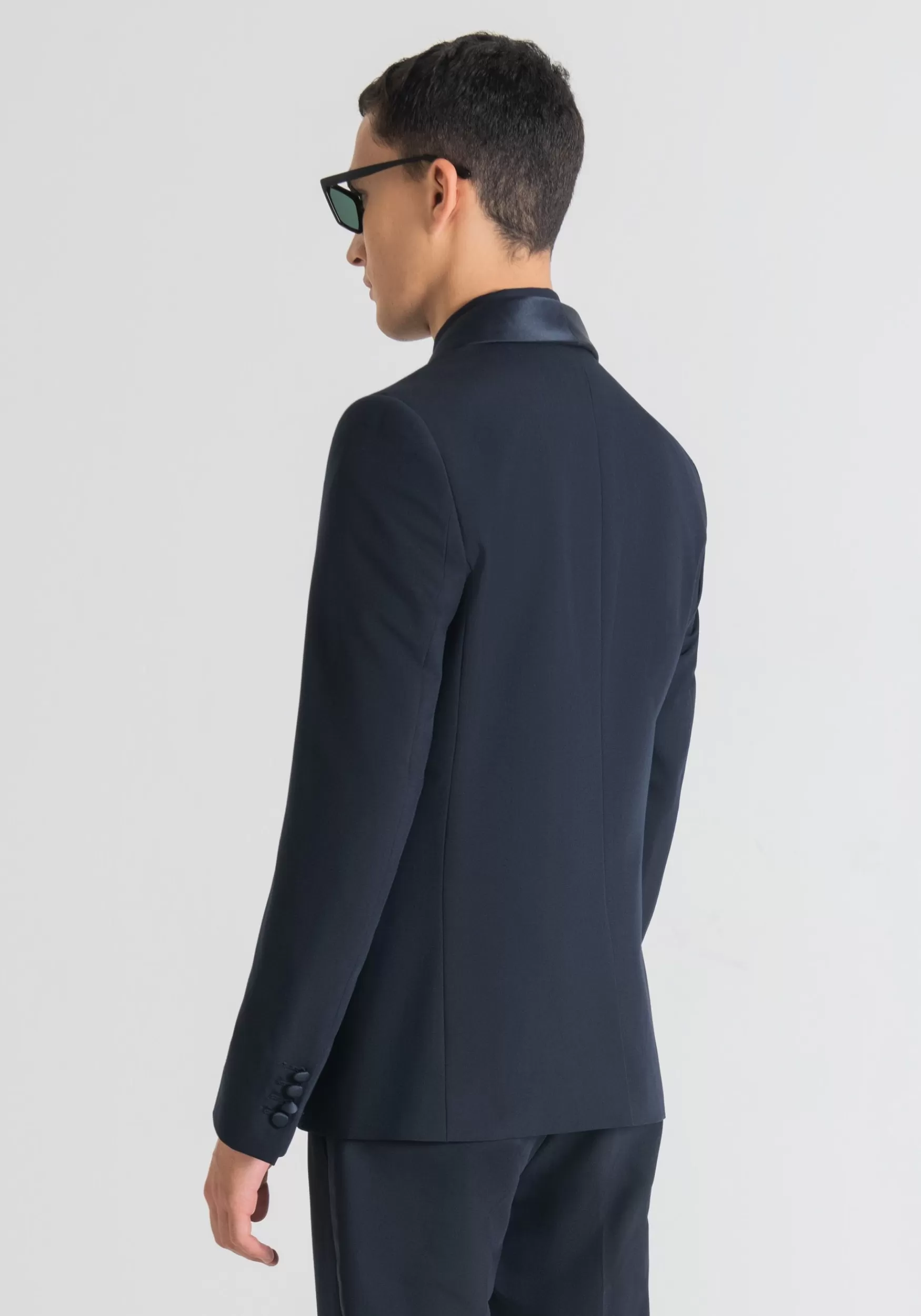 Shop Antony Morato Jacke Slim Fit Roxanne Aus Elastischem Gewebe Mit Satin-Details Blue Ink