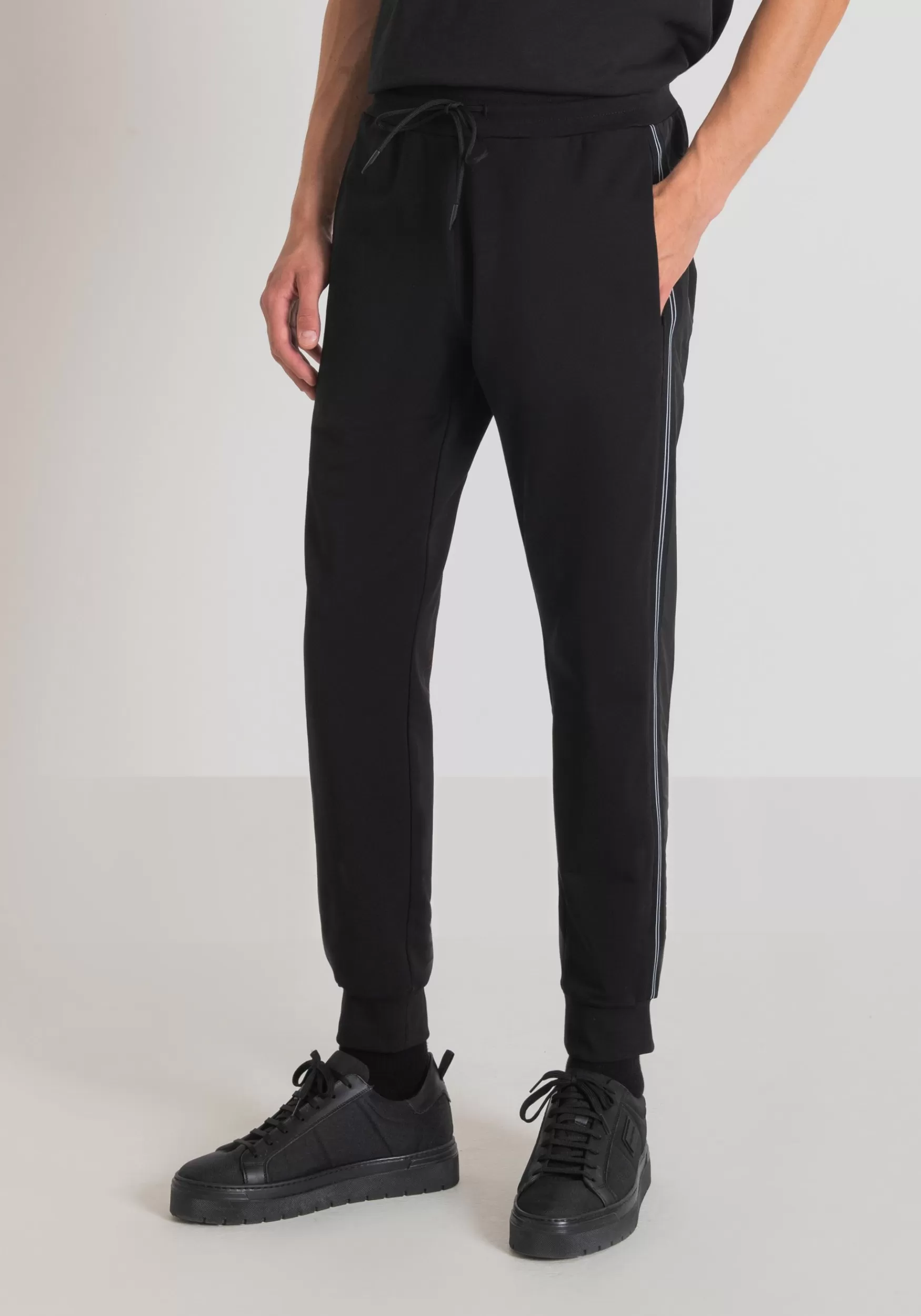 Store Antony Morato Jogginghose Slim Fit Aus Baumwollstretch Mit Kontrast Aus Funktionsgewebe Schwarz