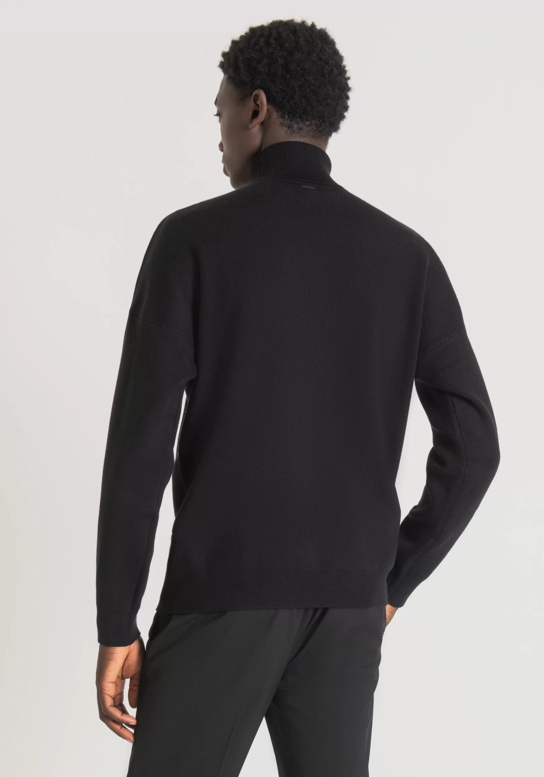 Flash Sale Antony Morato Oversize-Rollkragenpullover Aus Einfarbigem Viskose-Mischgarn Schwarz