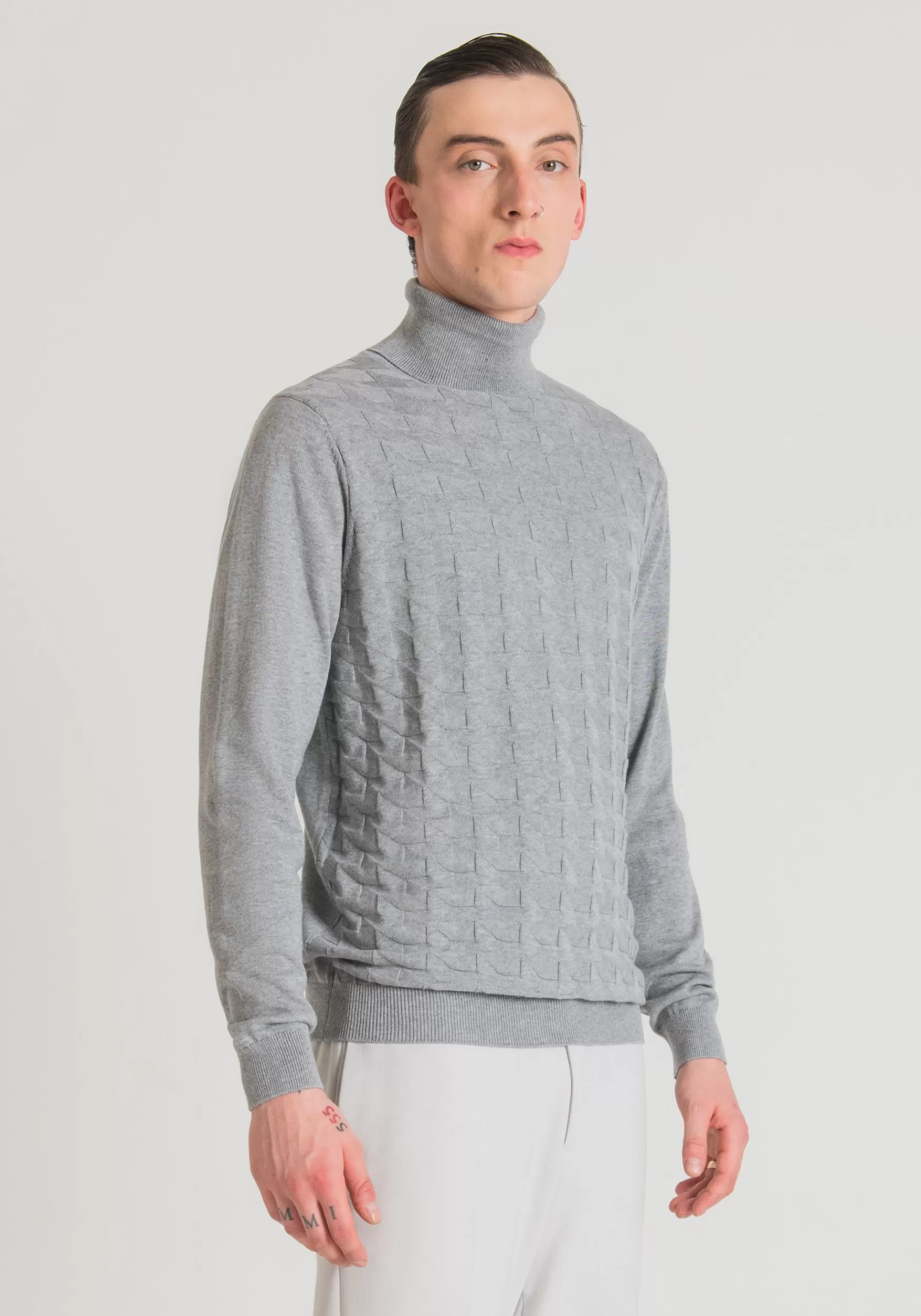 Fashion Antony Morato Pullover Regular Fit Aus Baumwoll-Wollmischgarn Mit 3D-Jacquard-Muster Mittelgrau Melange