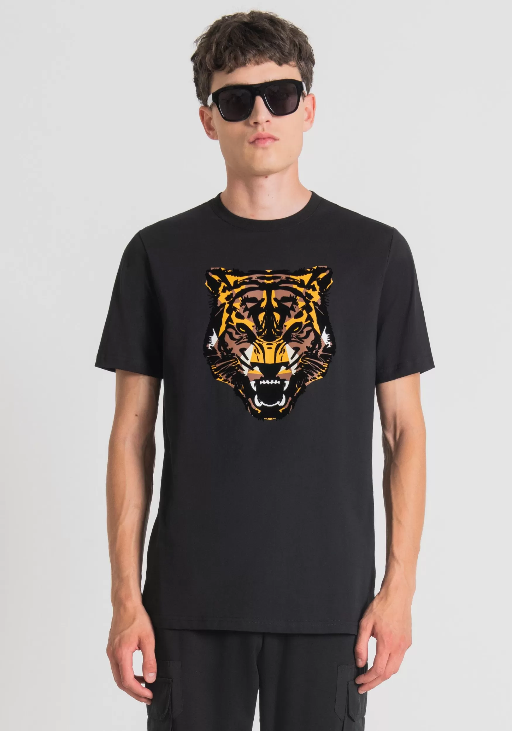 Flash Sale Antony Morato T-Shirt Regular Fit Aus 100 % Baumwolle Mit Tiger-Print Schwarz